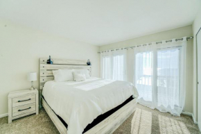 Beautiful Oceanfront Condo On the Beach